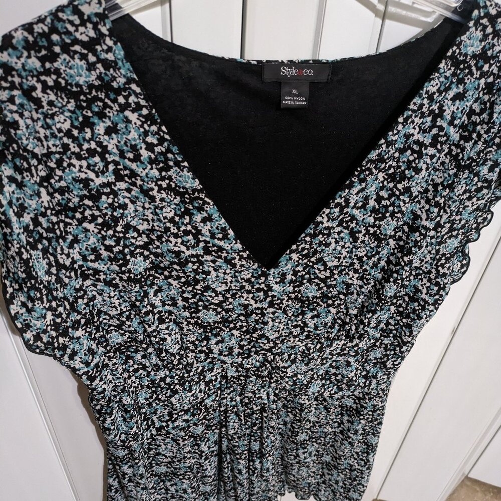 NWOT~ Women's blouse